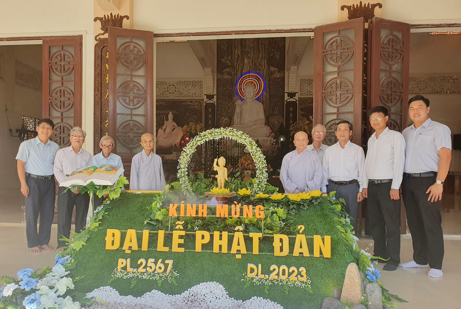 Đoàn do ông Nguyễn Kế Toại thăm, chúc mừng Phân Ban Ni giới Giáo hội Phật giáo Việt Nam tỉnh