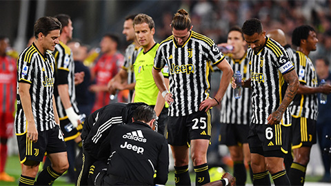 Tinh thần của “Lão bà” đã hoàn toàn sụp đổ sau án phạt, và thua Empoli tan tác 1-4.