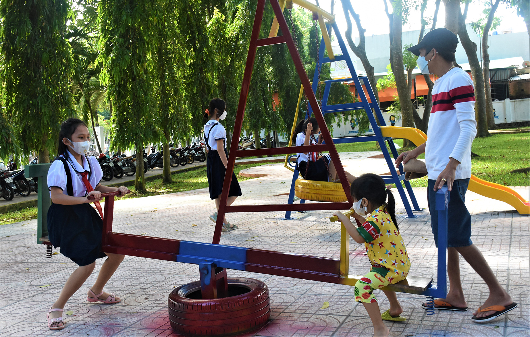 Thiếu nhi vui chơi tại Công viên Kỹ năng thanh niên (TP.Bà Rịa).