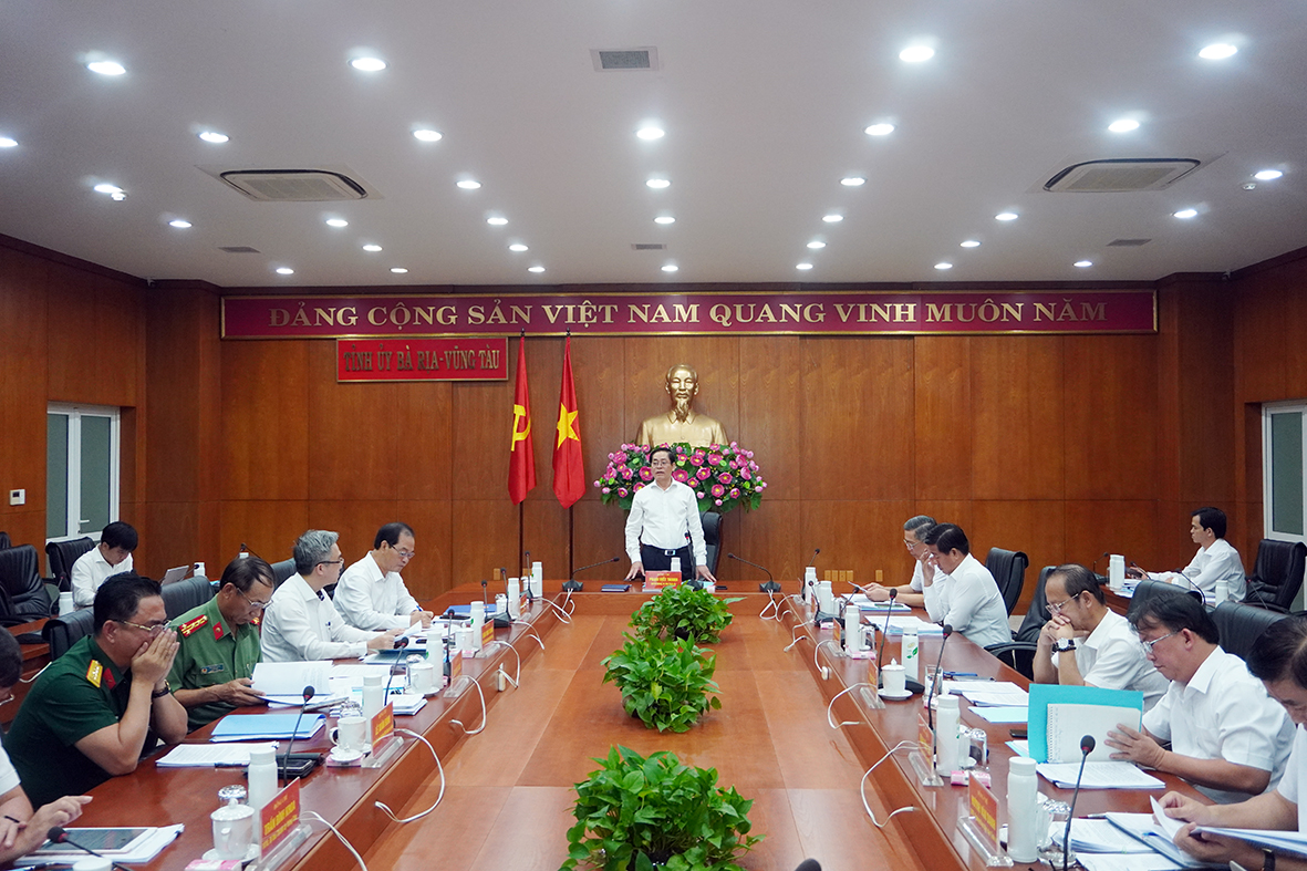 Quang cảnh cuộc họp.