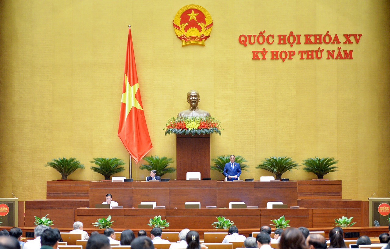 Phó Chủ tịch Quốc hội Trần Quang Phương điều hành nội dung phiên họp