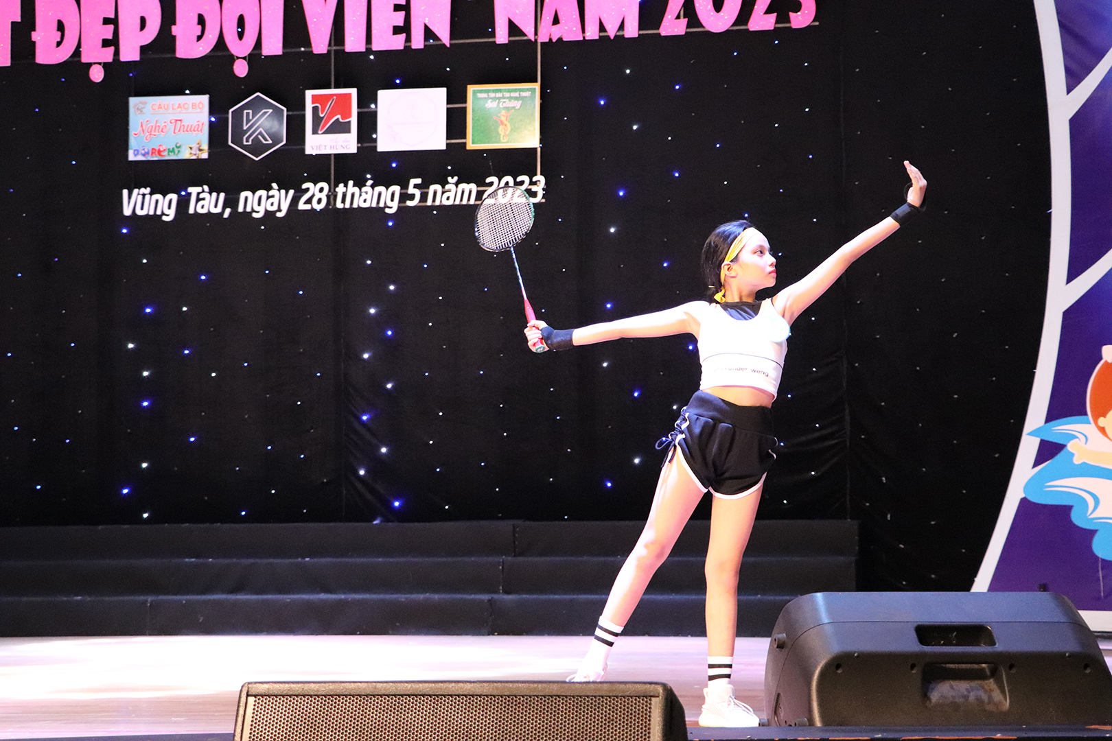 Thí sinh thể hiện phần thi trang phục thể thao.