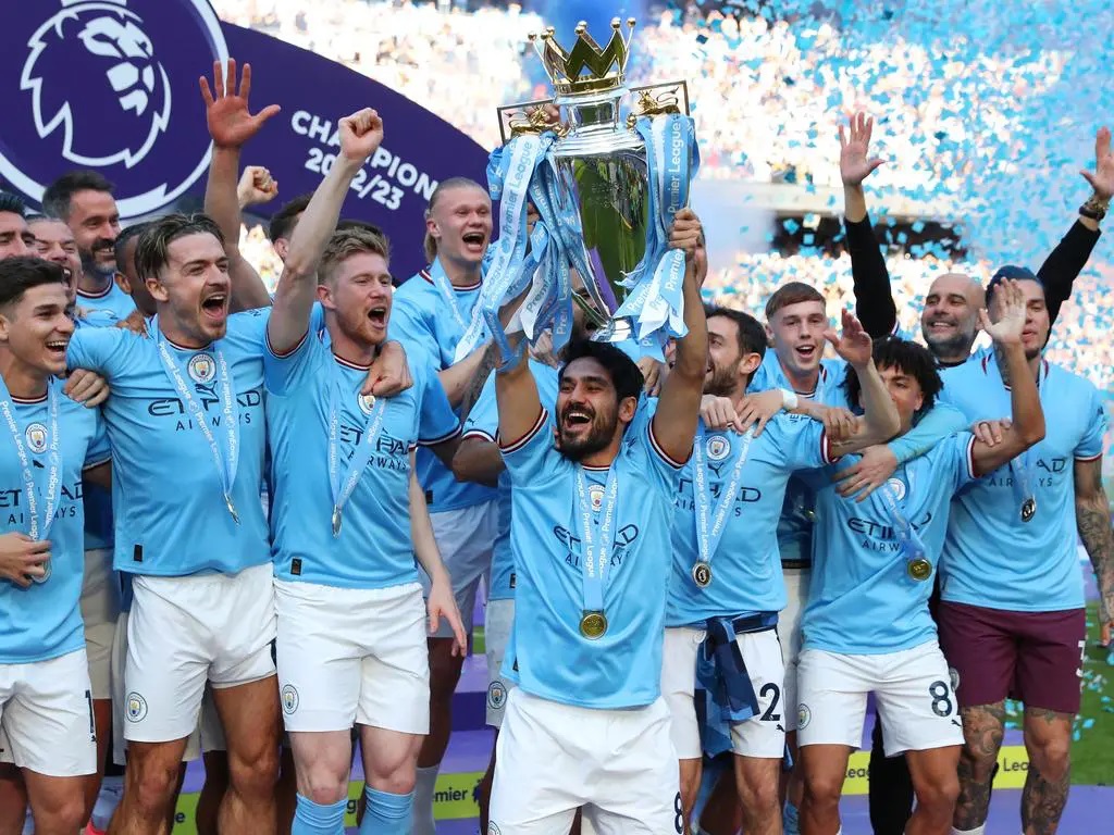 Man City vô địch ba mùa giải liên tiếp.