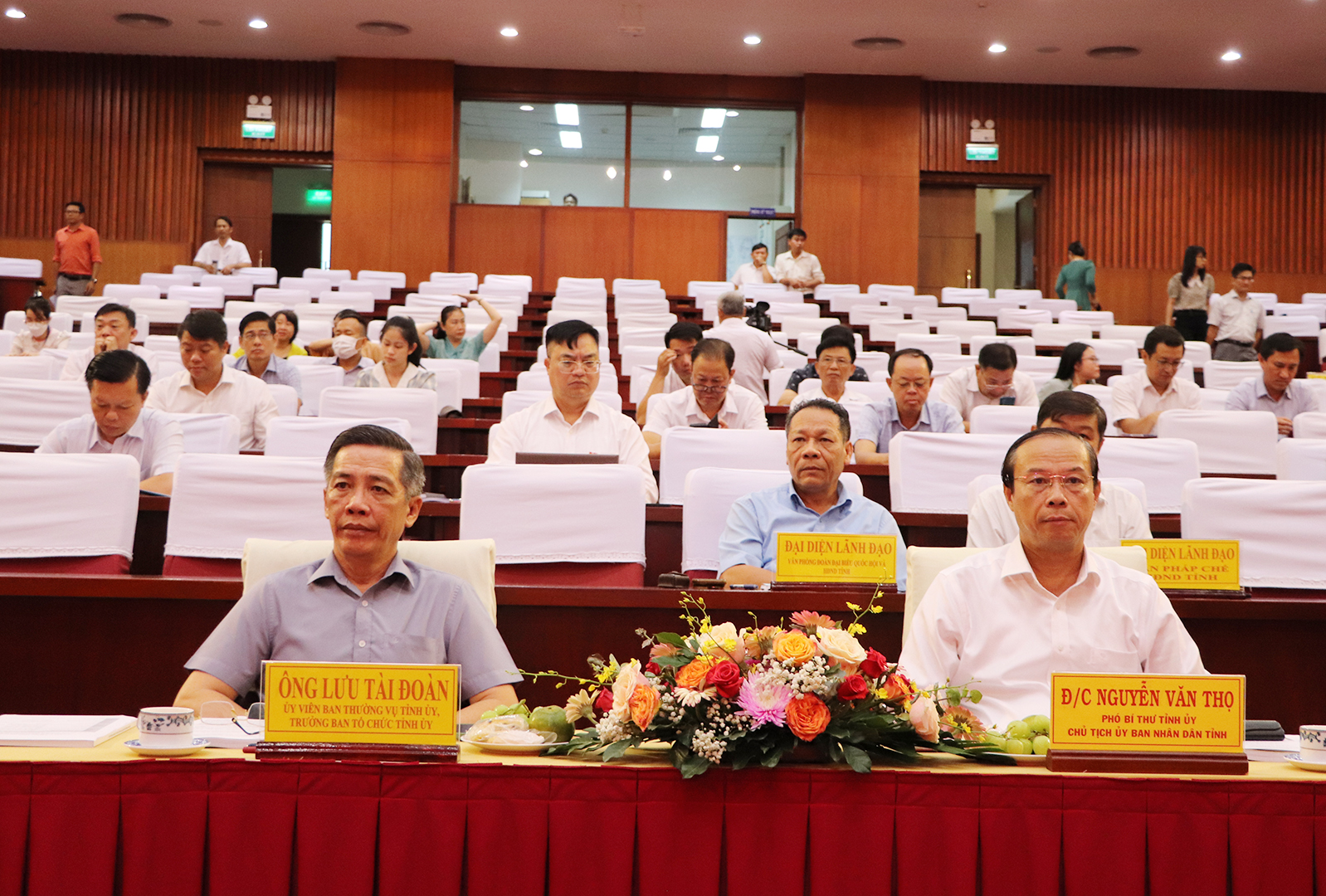 Các đại biểu tham dự hội nghị.