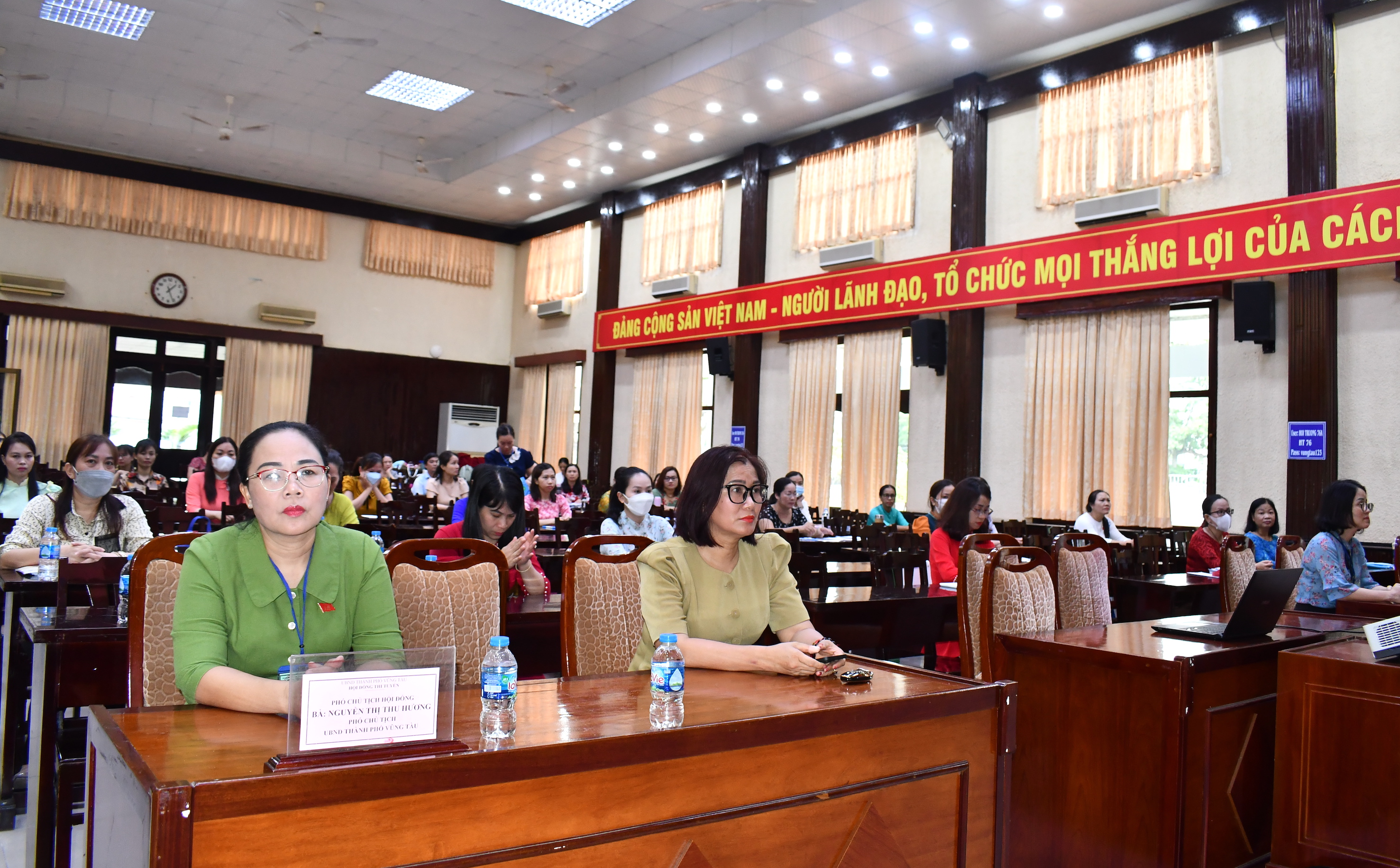 53 thí sinh tham gia thi tuyển 30 chức danh Hiệu trưởng và Phó Hiệu trưởng trường học.