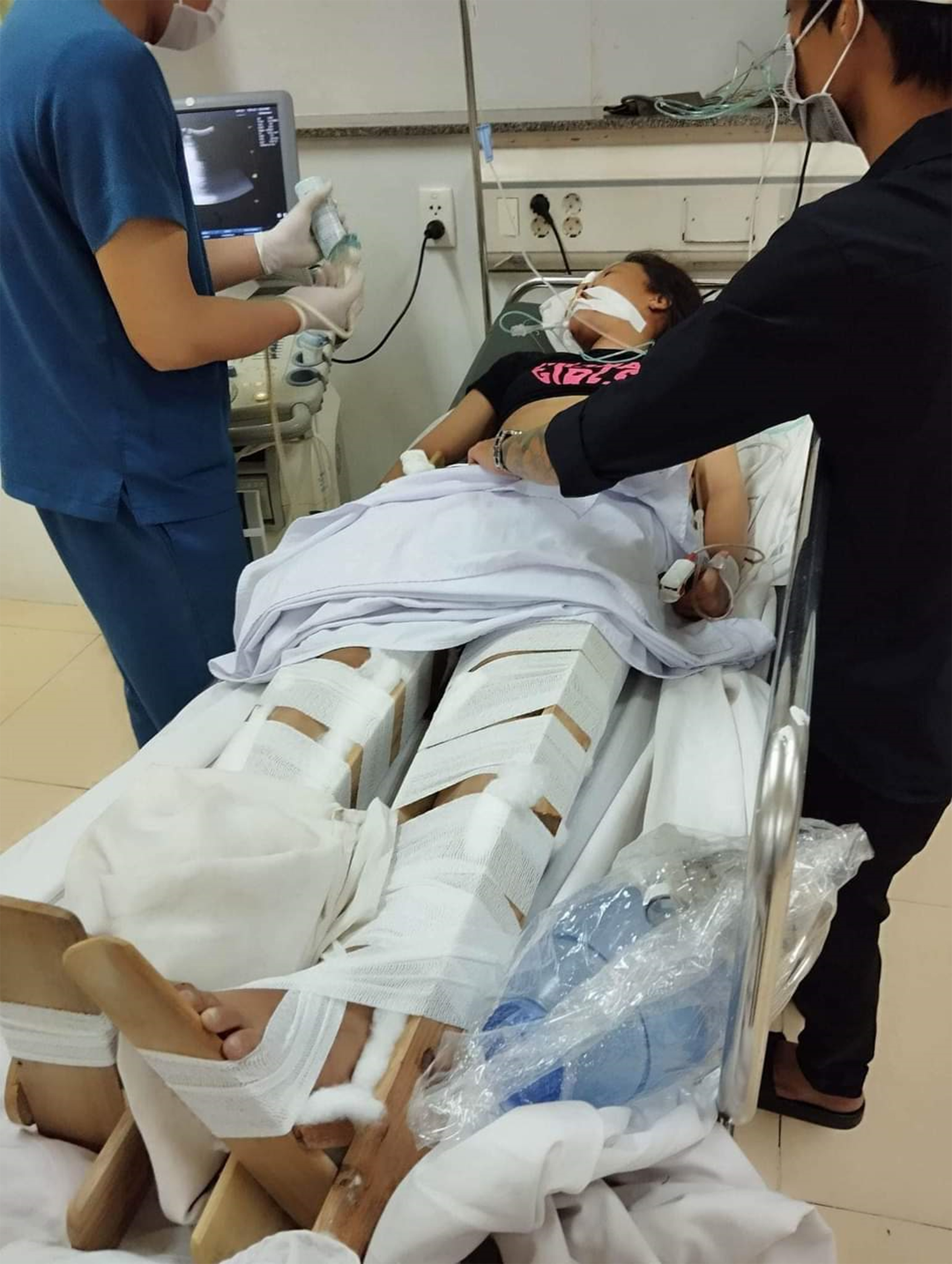 Quỳnh Hương bị tai nạn giao thông nguy kịch trên đường về nhà sau khi chăm sóc mẹ bị ung thư giai đoạn cuối tại Bệnh viện Bà Rịa.