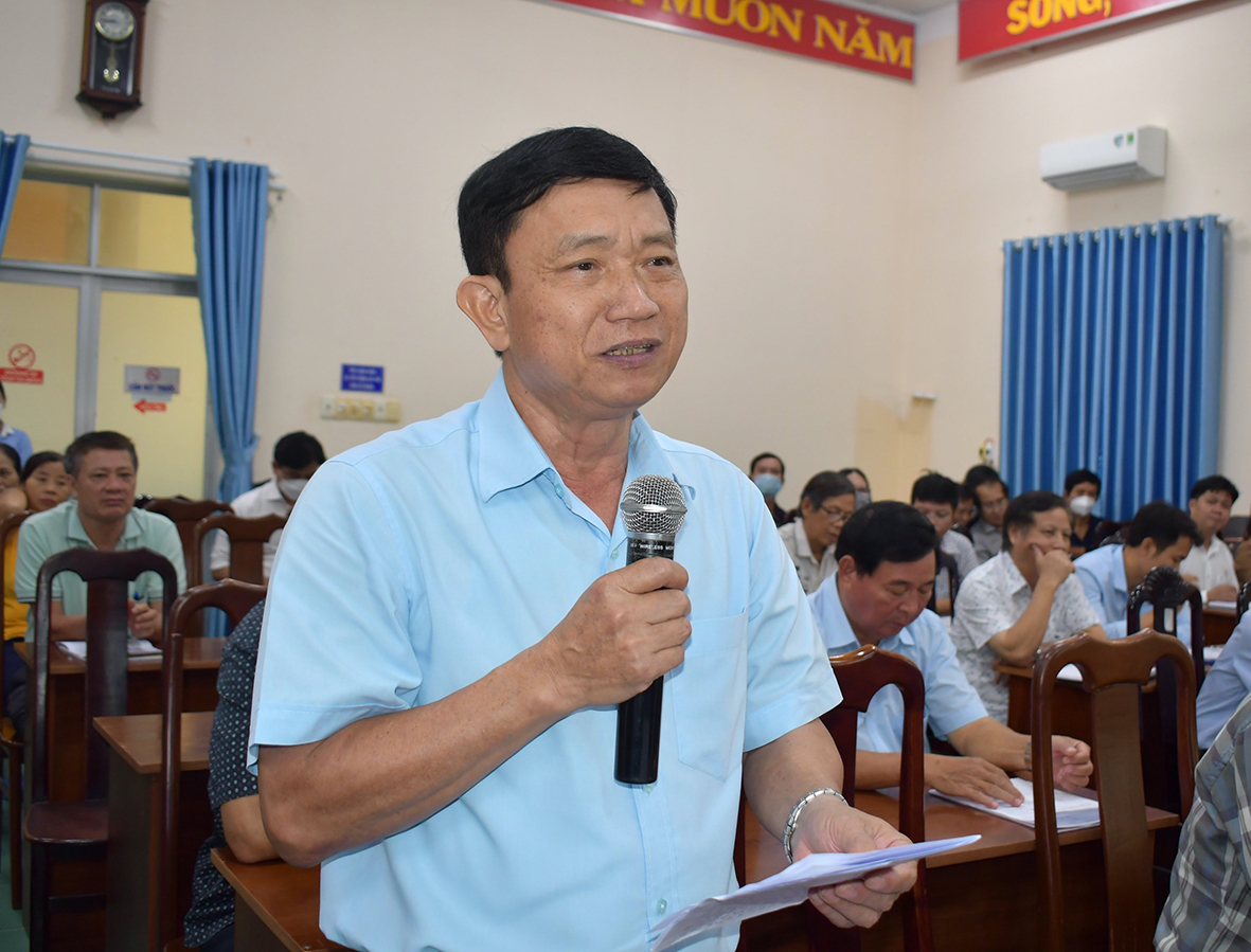 Cử tri Nguyễn Ngọc Mạnh (phường Thắng Tam, TP. Vũng Tàu) kiến nghị cần có phương án xây mới chợ Vũng Tàu để xứng tầm với đô thị văn minh, hiện đại. Ảnh: HUYỀN TRANG.