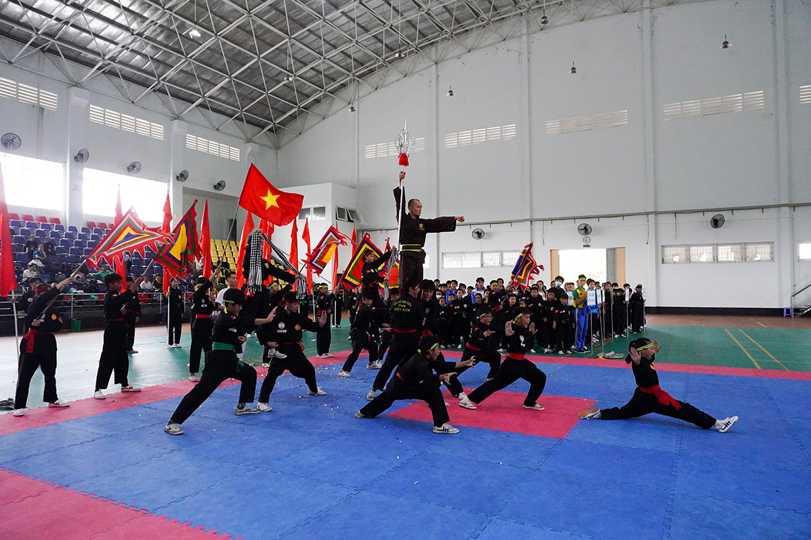 Tiết mục biểu diễn võ cổ truyền tại giải.