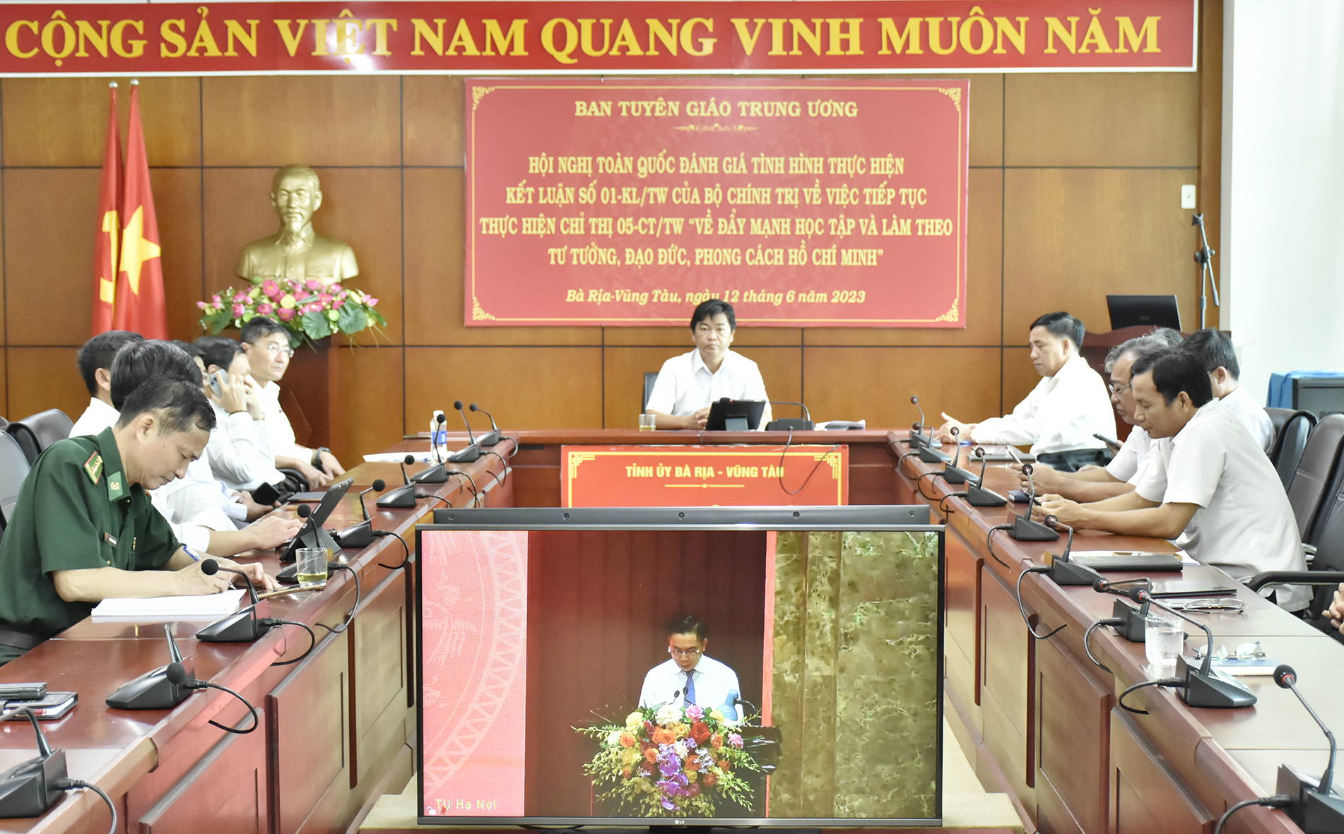 Các đại biểu dự hội nghị tại điểm cầu Ban Tuyên giáo Tỉnh ủy