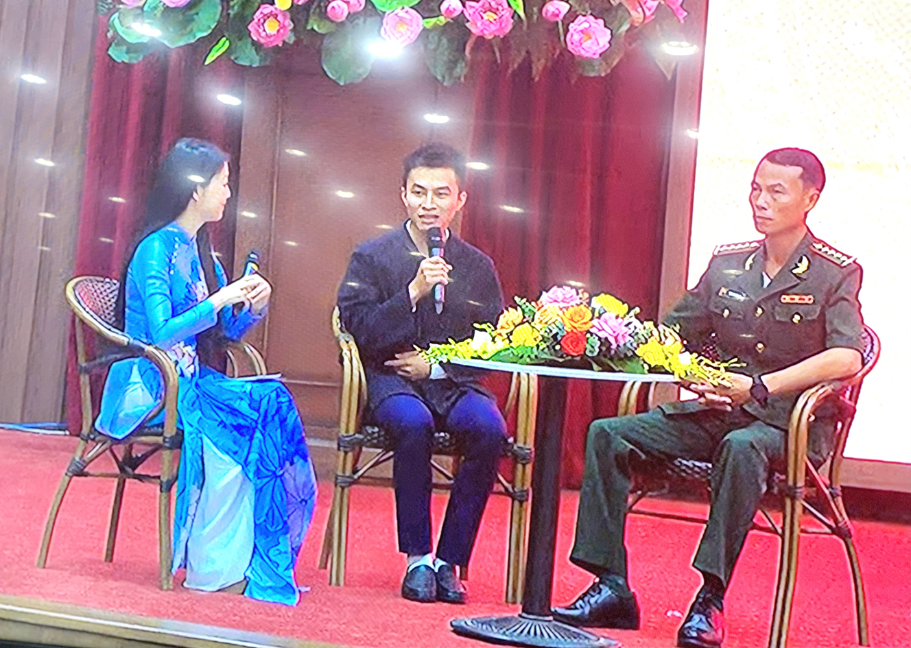 Giao lưu các cá nhân điển hình học tập, làm theo tư tưởng, đạo đức phong cách Hồ Chí Minh tại hội nghị
