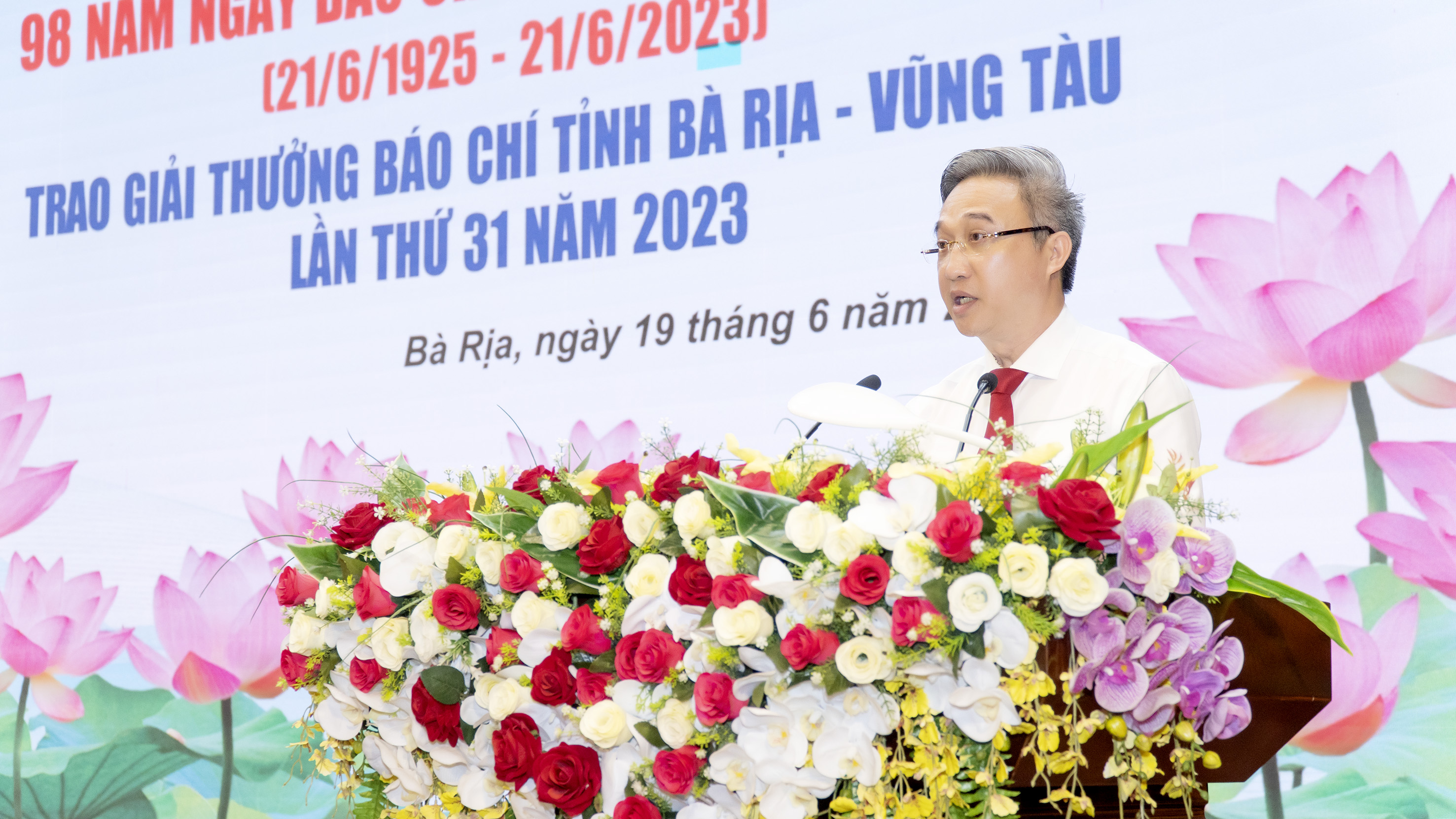 Ông Đặng Minh Thông, Phó Chủ tịch UBND tỉnh phát biểu tại lễ kỷ niệm 98 năm Ngày Báo chí Cách mạng Việt Nam và trao Giải báo chí tỉnh Bà Rịa – Vũng Tàu lần thứ 31 năm 2023.