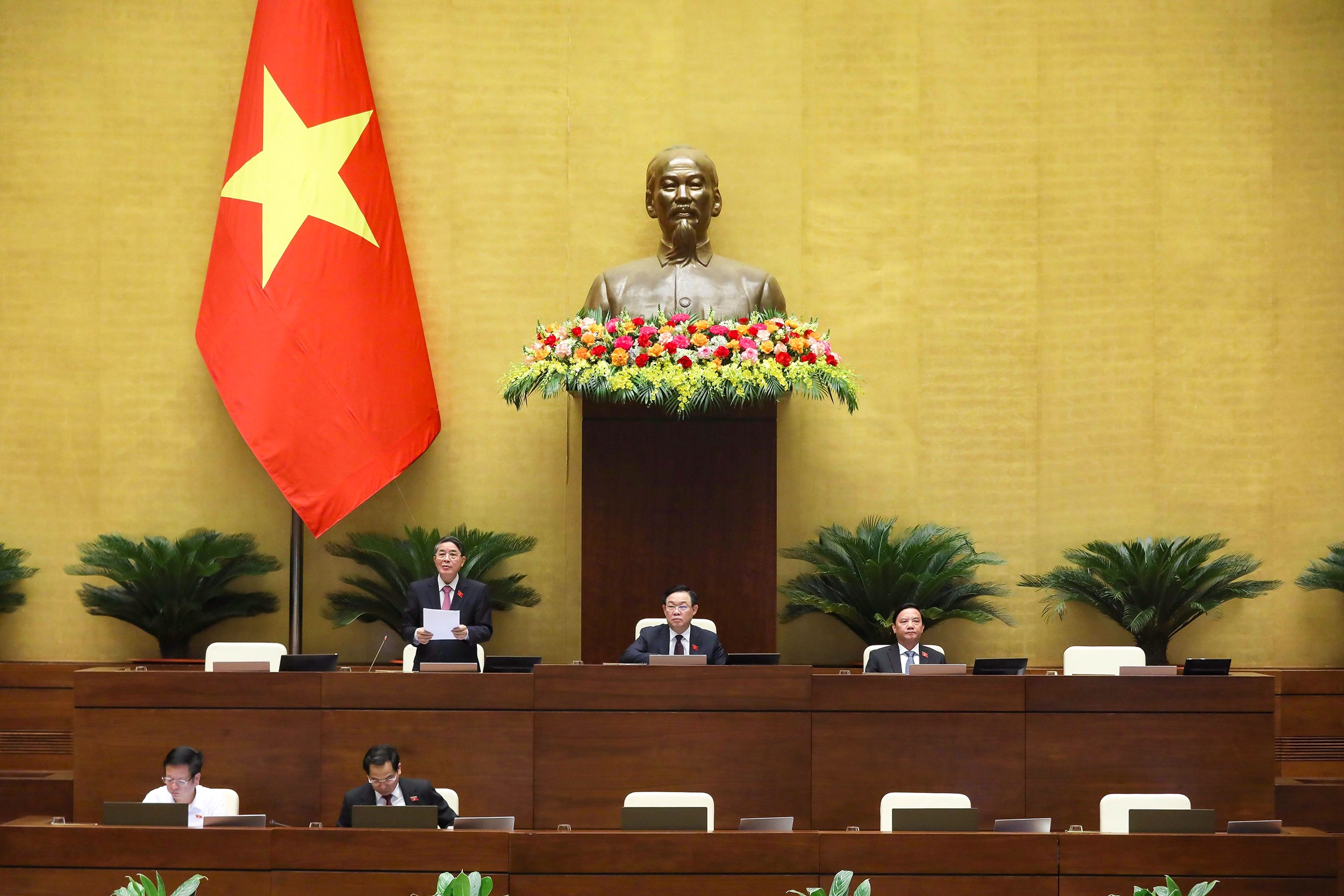 Phó Chủ tịch Quốc hội Nguyễn Đức Hải điều hành phiên họp 