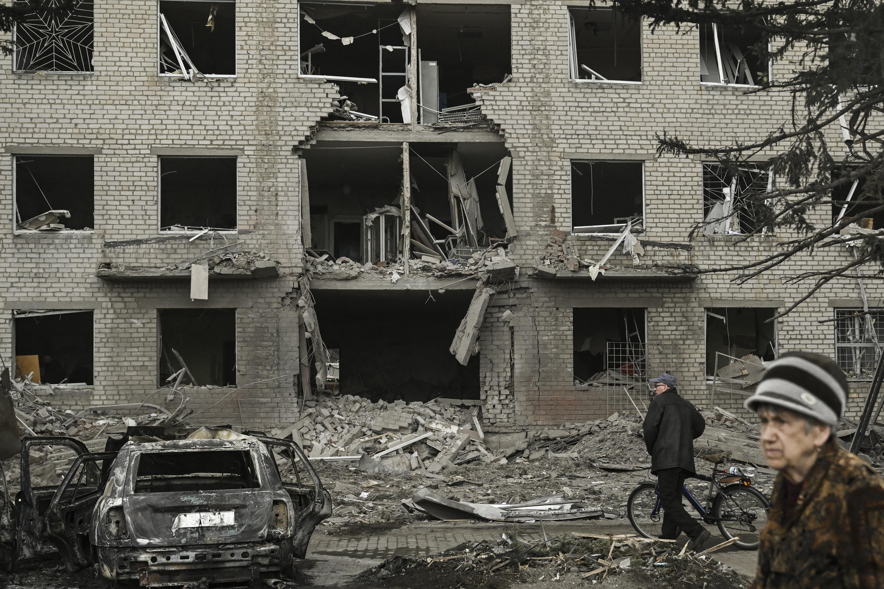 Tòa nhà bị phá hủy trong xung đột tại Sloviansk, Ukraine.