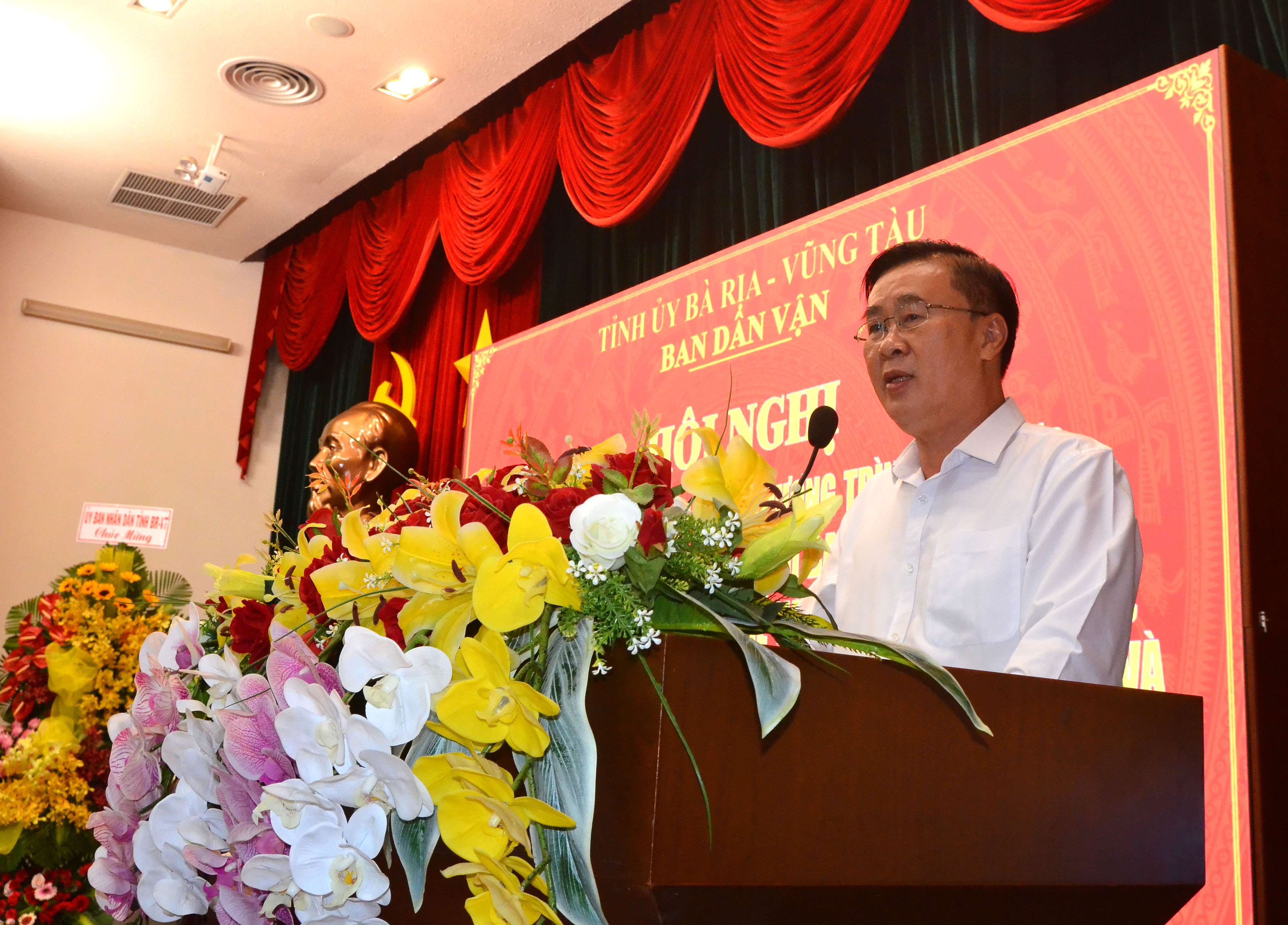 Ông Huỳnh Văn Danh, Ủy viên Ban Thường vụ Tỉnh ủy, Trưởng Ban Dân vận Tỉnh ủy phát biểu chỉ đạo tại hội nghị.