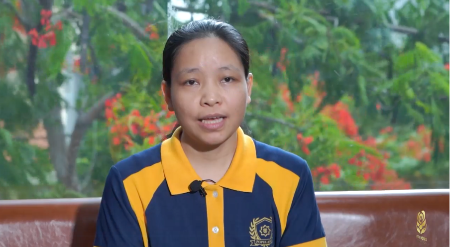 Nguyễn Hồng Tiếm - sinh viên ngành Ngôn ngữ Anh, trường Đại học Gia Định nhận được học bổng từ Quỹ Quỹ Bông Hồng Nhỏ.