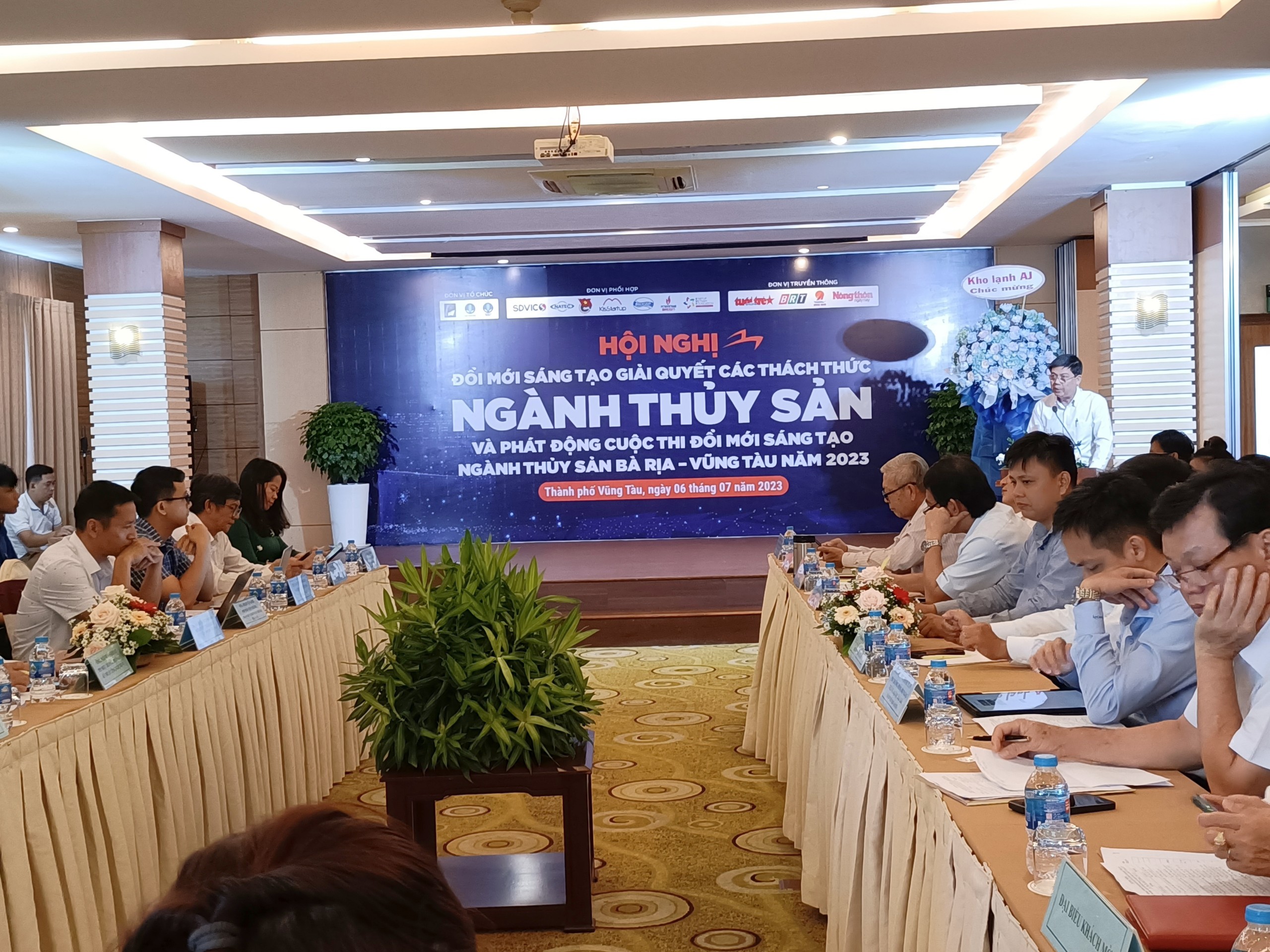 Toàn cảnh hội nghị