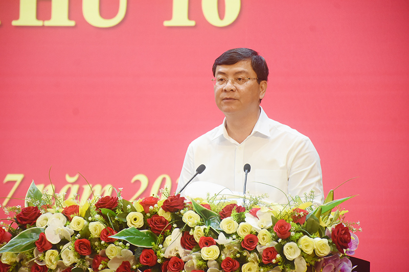 Ông Nguyễn Công Vinh
