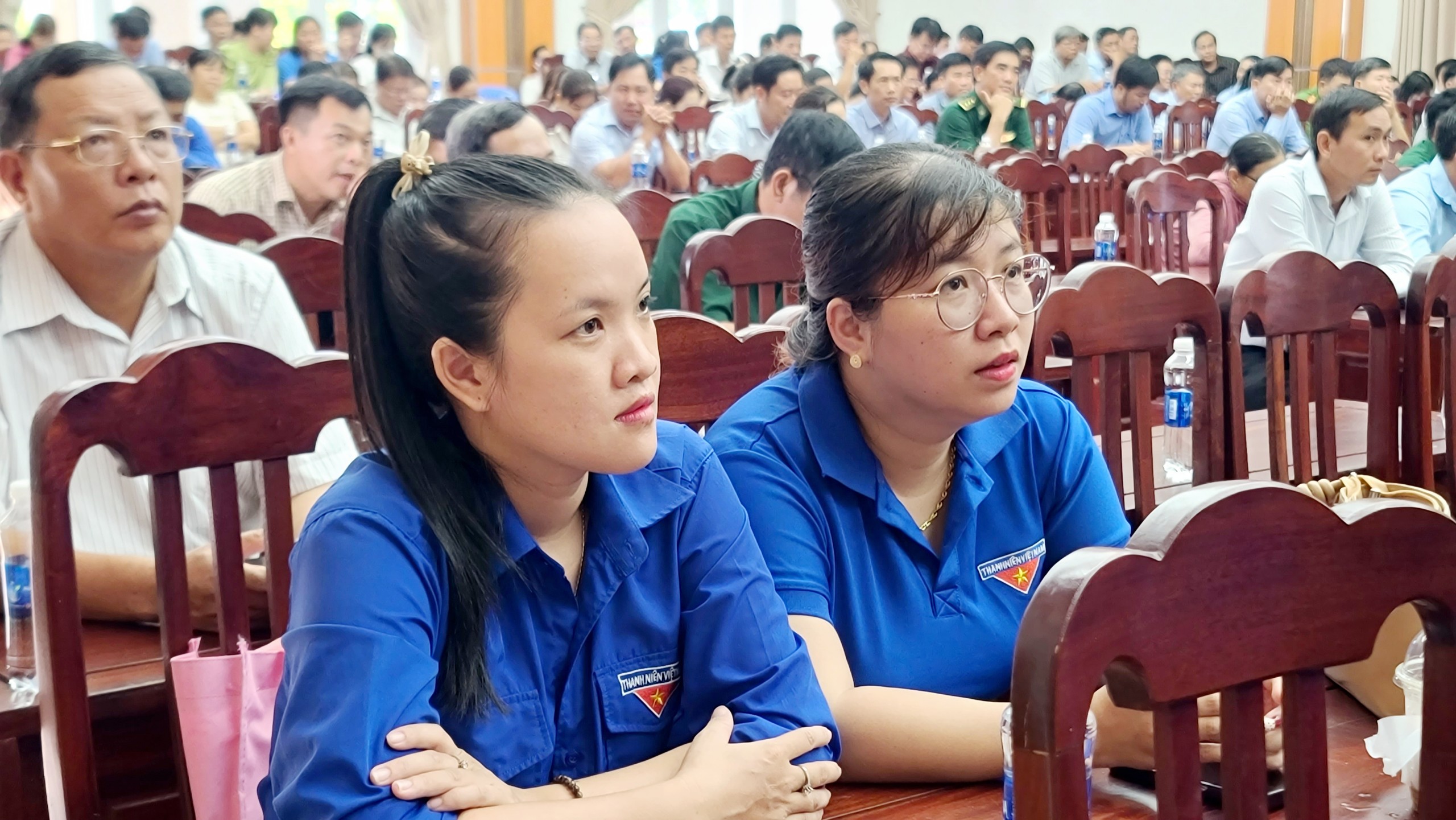 Các đại biểu tham dự hội nghị