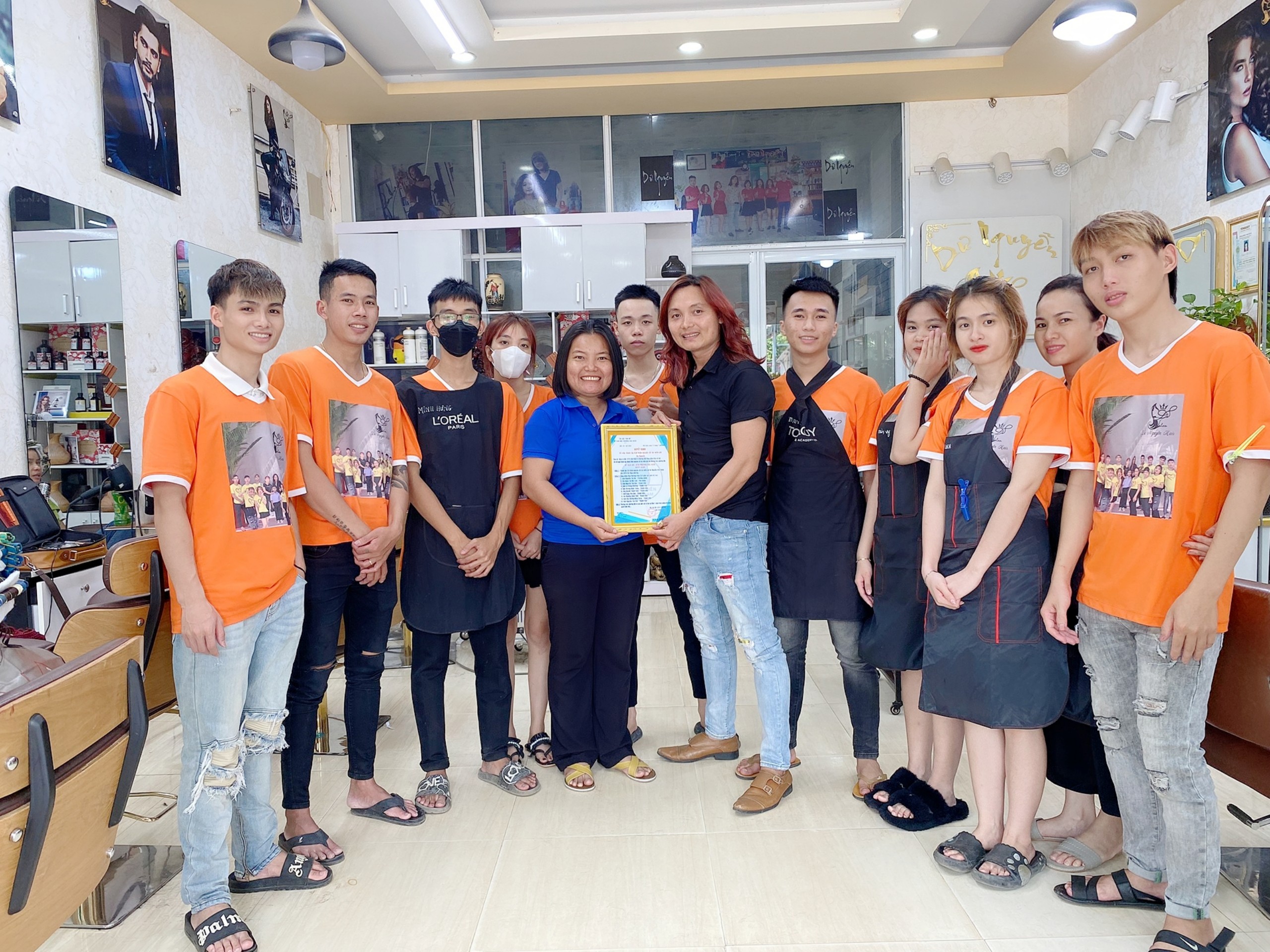 Đoàn thanh niên-Hội LHTN Việt Nam phường Hắc Dịch trao Quyết định và ra mắt CLB thiện nguyện cắt tóc Dư Nguyễn.