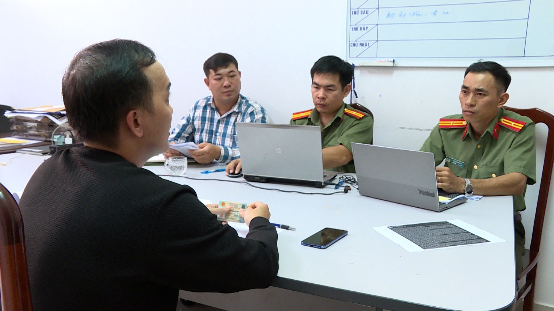 Cơ quan Công an tỉnh làm việc với ông T.