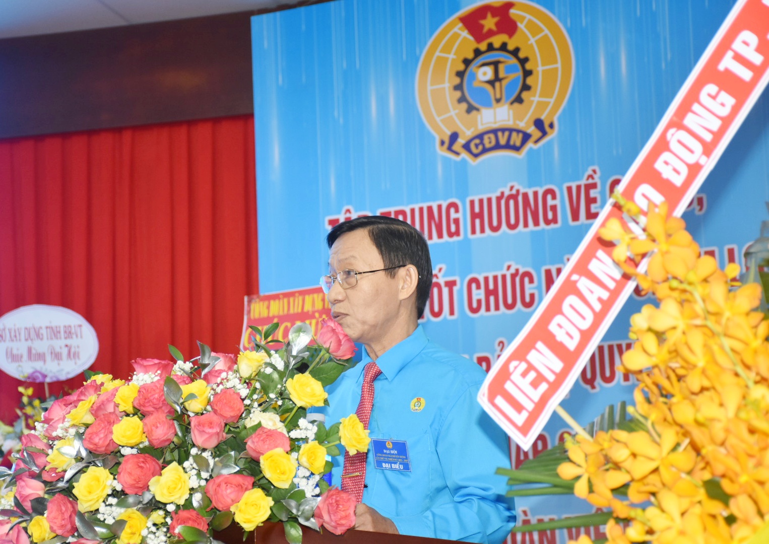 Ông Nguyễn Châu Trinh, Phó Chủ tịch LĐLĐ tỉnh phát biểu chỉ đạo tại đại hội