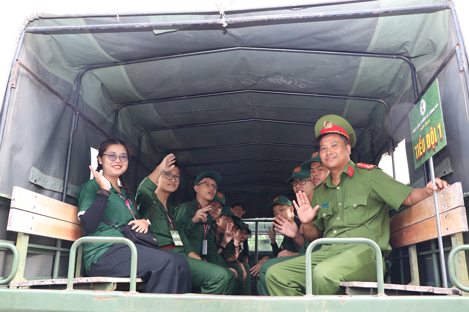 Niềm vui, sự háo hức của các chiến sĩ nhí tại lễ xuất quân.