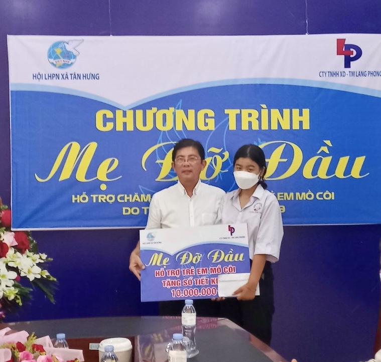 Em Vũ Quản Trúc Quỳnh được nhận đỡ đầu  trong 2 năm học.
