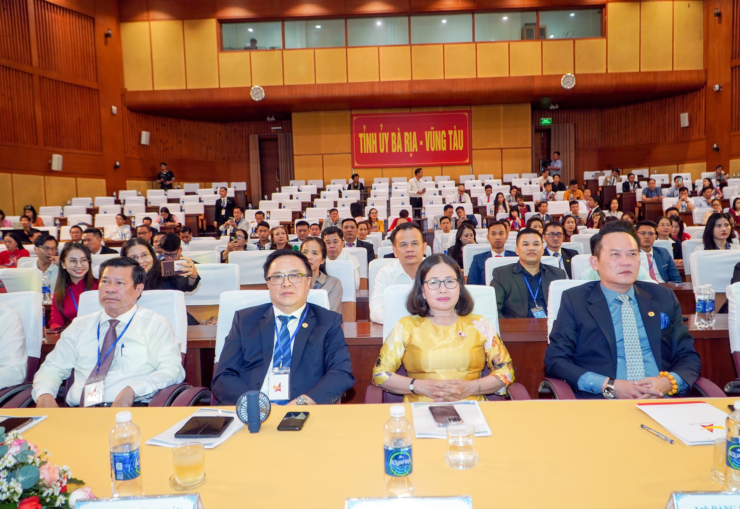 Lãnh đạo Hội DNT Việt Nam; lãnh đạo tỉnh tham dự Đại hội.