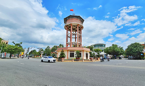 Nhà Tròn - địa điểm diễn ra mít tinh giành chính quyền tháng 8/1945. Ảnh: BẢO KHÁNH