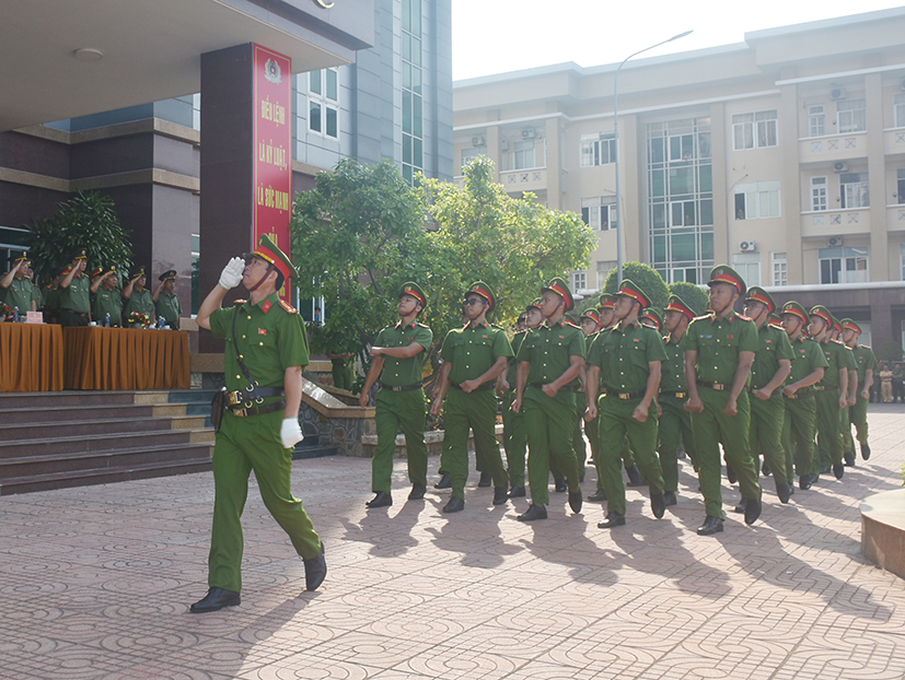 Lực lượng công an tham gia hội thi điều lệnh, bắn súng, võ thuật năm 2023.