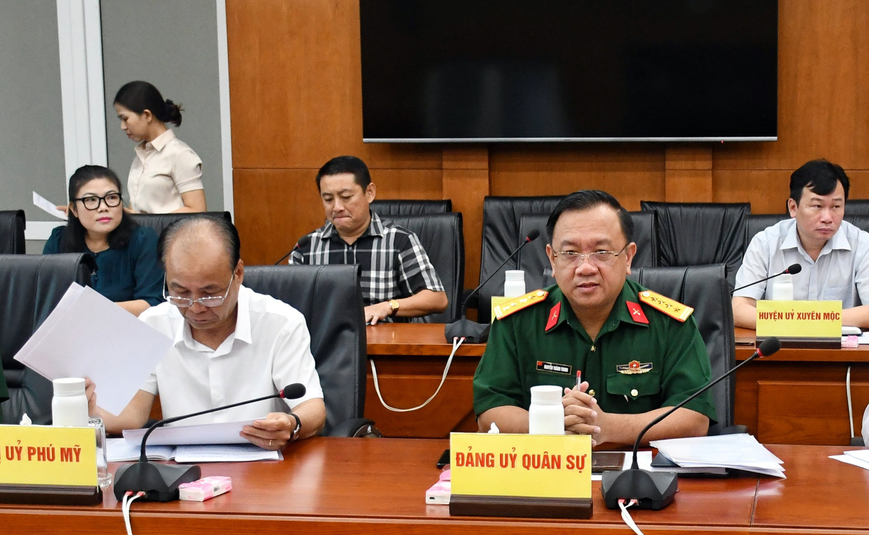 Các đại biểu tham dự giao ban.