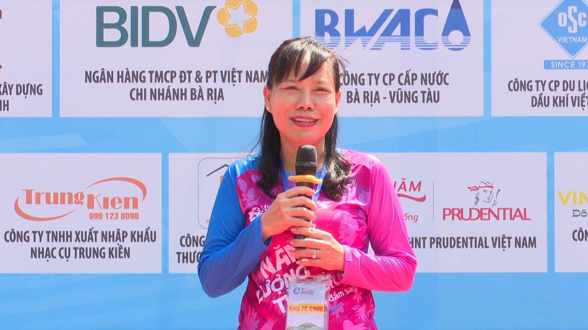 Phát biểu bế mạc, bà Đỗ Nguyễn Hoàng Dung, Quyền Tổng Biên tập Báo Bà Rịa-Vũng Tàu chân thành cảm ơn quý vị khách quý, VĐV đã đến phố biển Vũng Tàu xinh đẹp tham dự giải. 