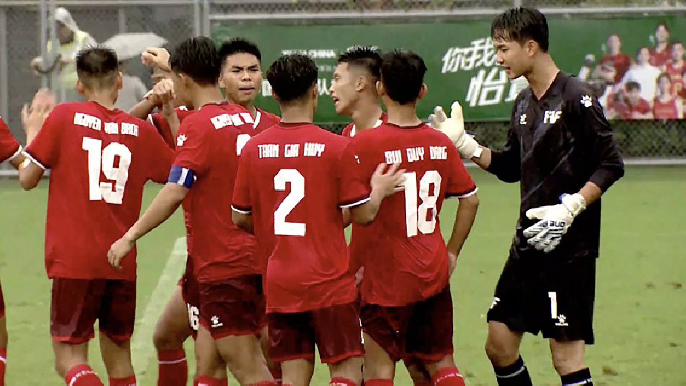 U16 PVF xuất sắc đánh bại U16 Manchester City.