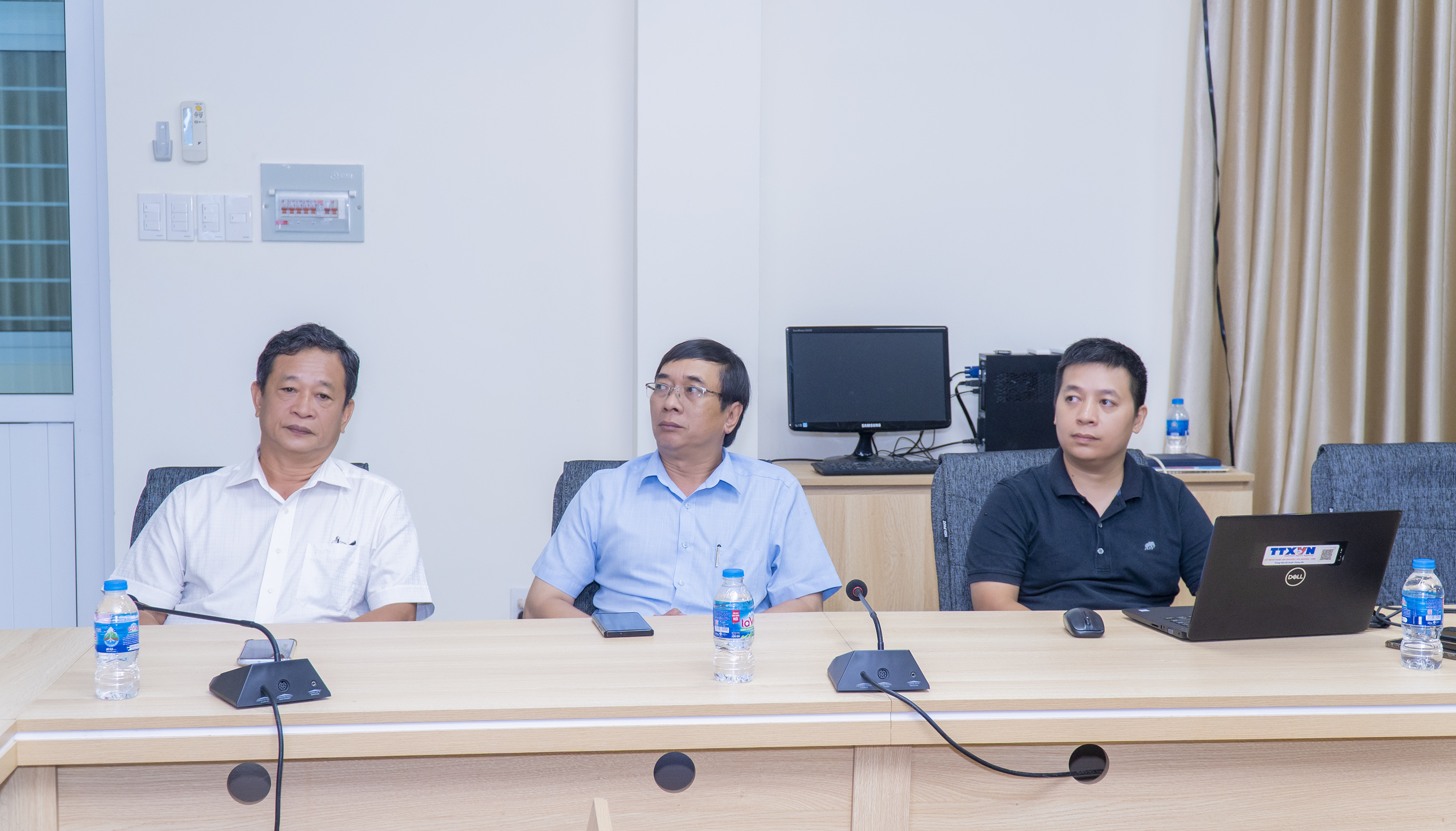 Ông Lê Văn Lâm, Phó Trưởng Ban Tuyên giáo Tỉnh ủy và Ban Biên tập Báo Bà Rịa – Vũng Tàu, cán bộ, phóng viên, biên tập viên, kỹ thuật viên của báo tham gia lớp bồi dưỡng.