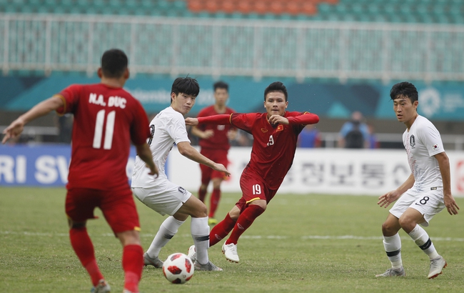 Đội hình Olympic Việt Nam thi đấu với Olympic Hàn Quốc ở bán kết ASIAD 2018 chẳng khác nào đội tuyển Việt Nam, với sự hiện diện của lứa U23 Thường Châu cùng Văn Quyết và Anh Đức.