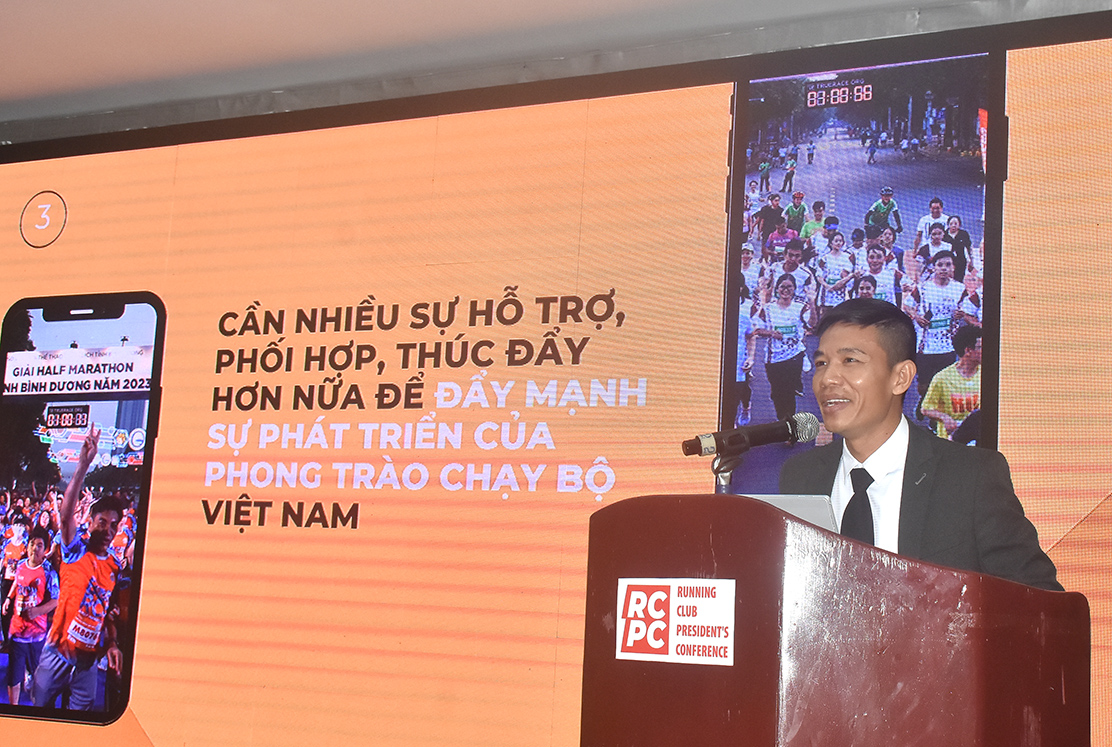 Ông Lê Văn Dương, Chủ tịch HĐQT Công ty CP Vietrace365 phát biểu tại hội nghị.