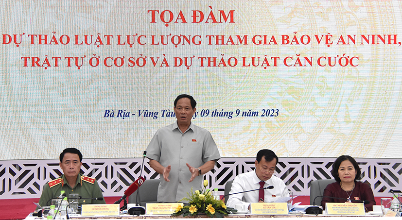 Phó Chủ tịch Quốc hội, Thượng tướng Trần Quang Phương phát biểu chỉ đạo tại tọa đàm.