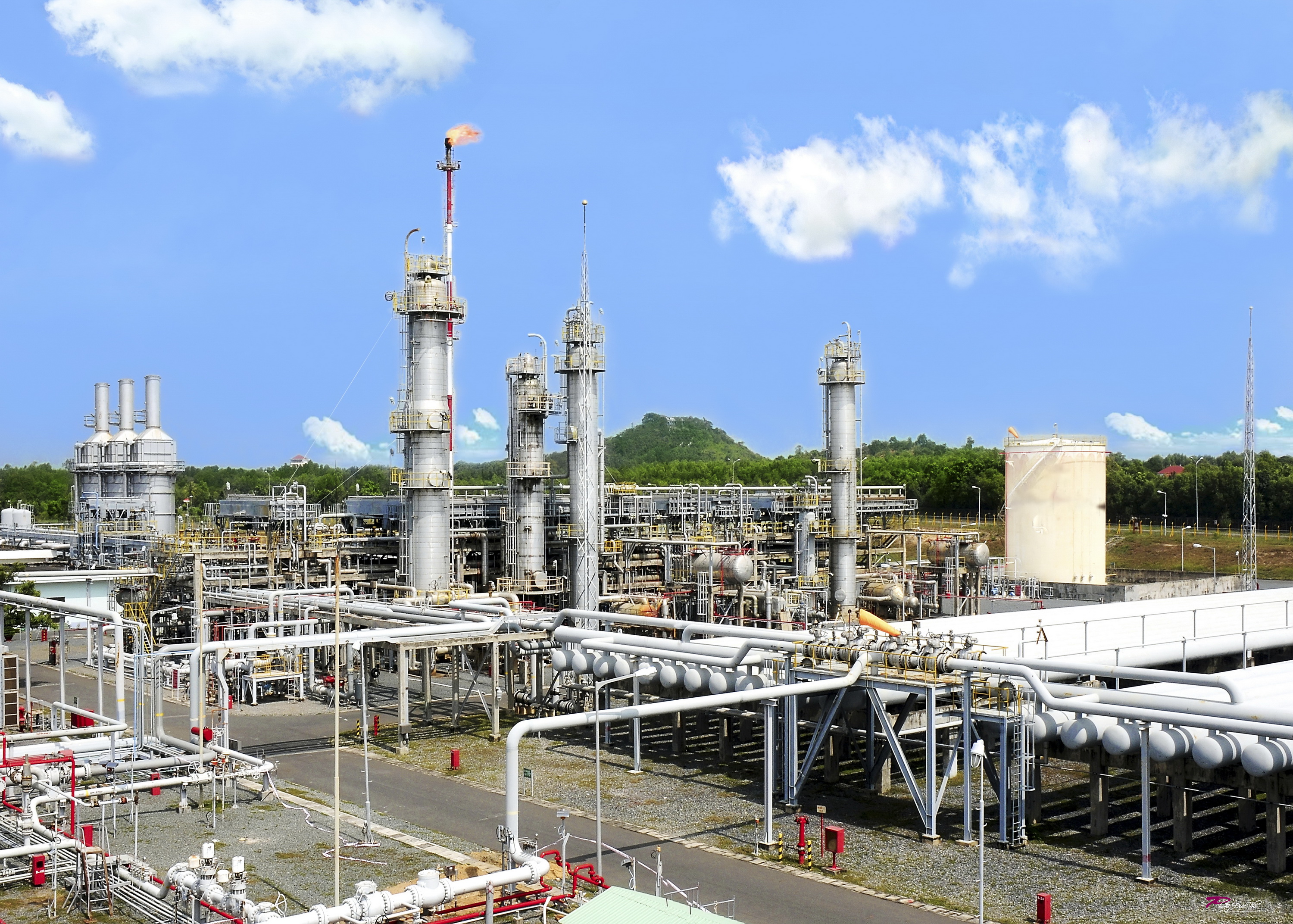 Bảo dưỡng sửa chữa Nhà máy Chế biến khí Dinh Cố là một công tác trọng tâm của chương trình dừng khí tại các hệ thống khí Đông Nam Bộ năm 2023.
