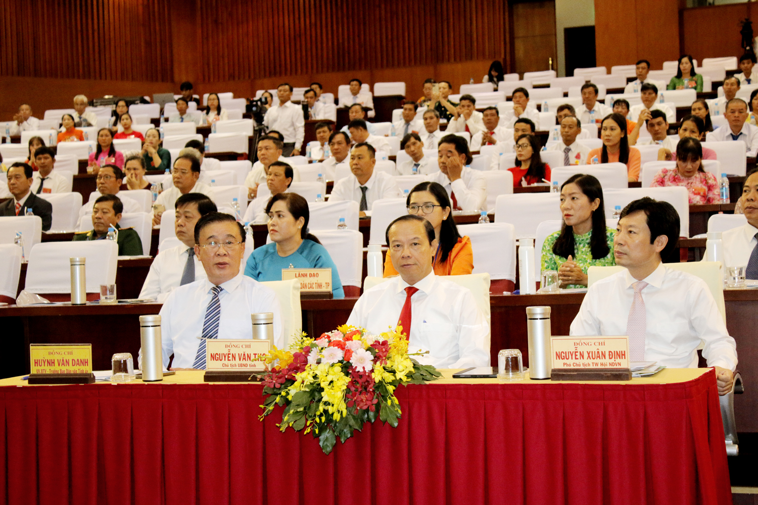 Ông Nguyễn Xuân Định, Phó Chủ tịch Trung ương Hội Nông dân Việt Nam; Nguyễn Văn Thọ, Phó Bí thư Tỉnh ủy, Chủ tịch UBND tỉnh tham dự Đại hội.