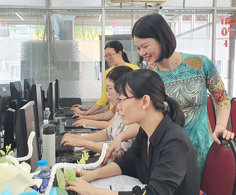 NLĐ thất nghiệp học nghề tin học tại Công ty TNHH Long Vinh (TP.Vũng Tàu).