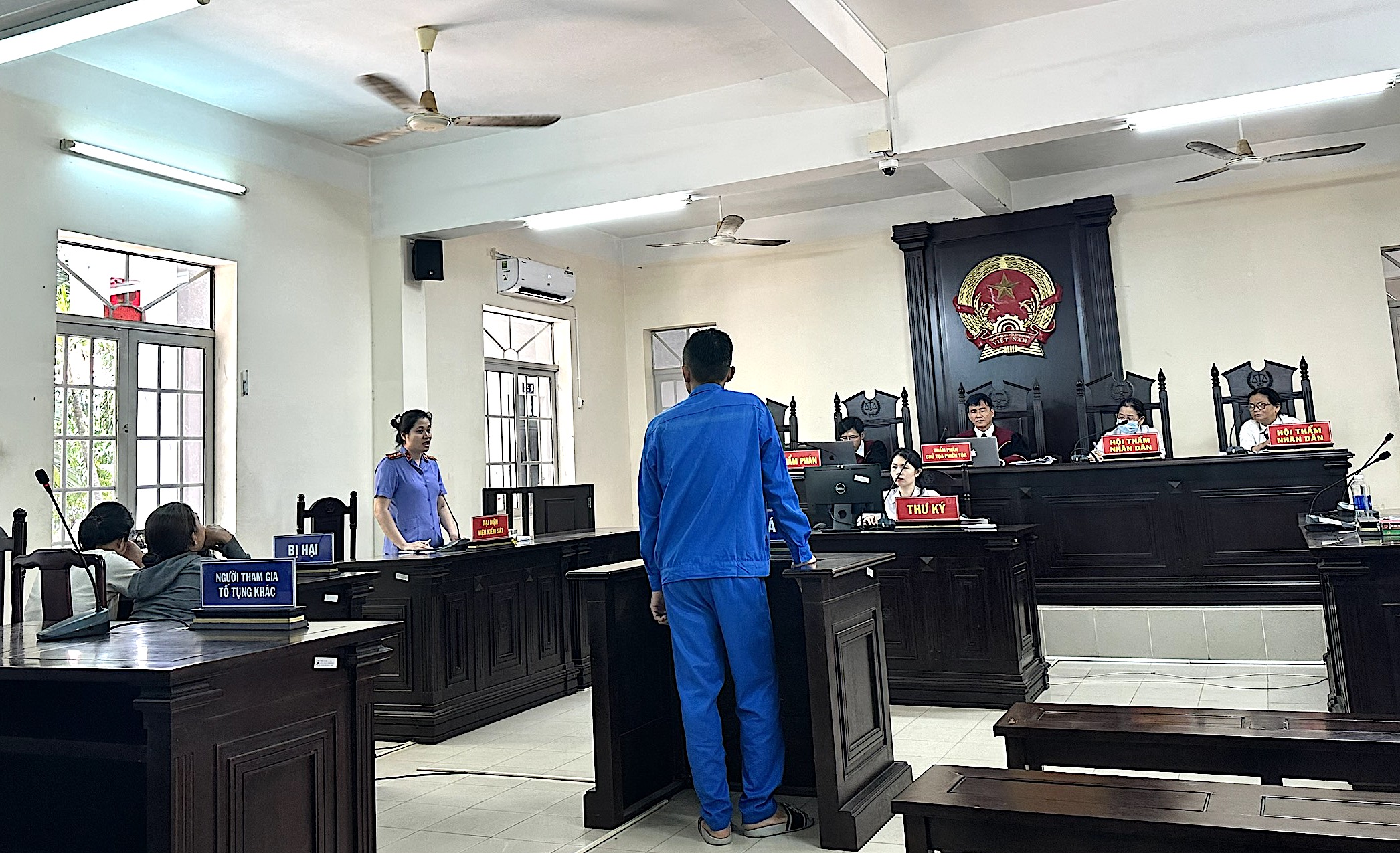 Toàn cảnh phiên xét xử.