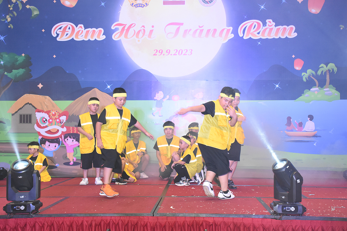 Tiết mục nhảy hip - hop trong chương trình 