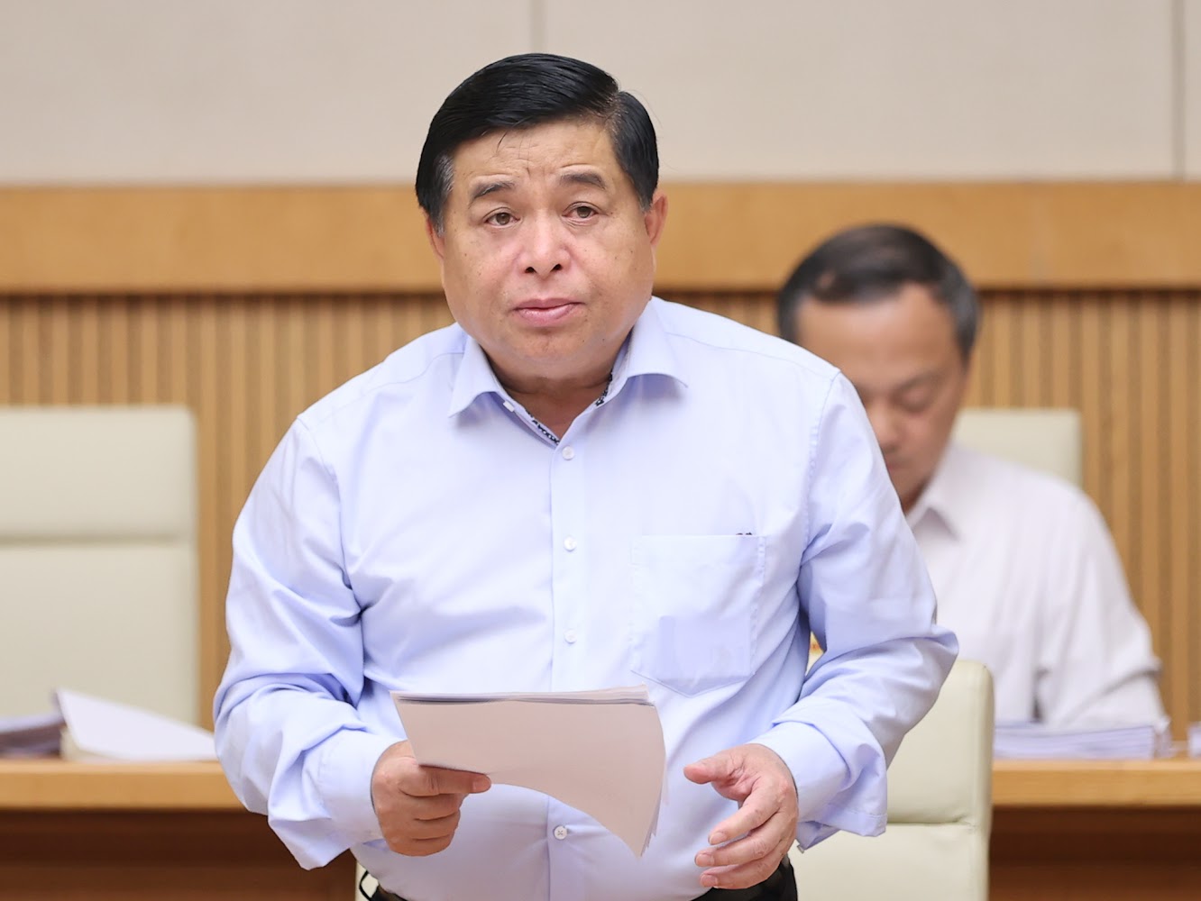 Bộ trưởng Bộ Kế hoạch và Đầu tư Nguyễn Chí Dũng báo cáo tại Phiên họp - Ảnh: VGP/Nhật Bắc
