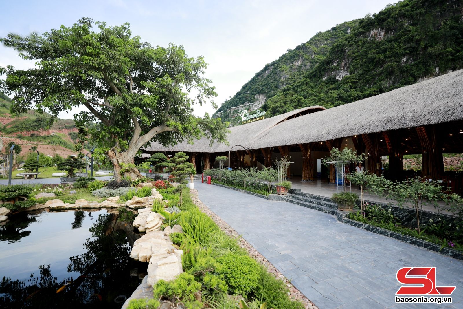 Nhà hàng tre Tabamboo tại Khu du lịch Mộc Châu Island.