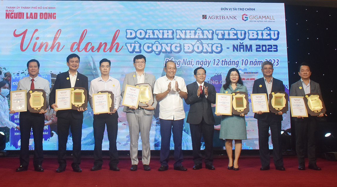 Vinh danh các doanh nhân tiêu biểu vì cộng đồng