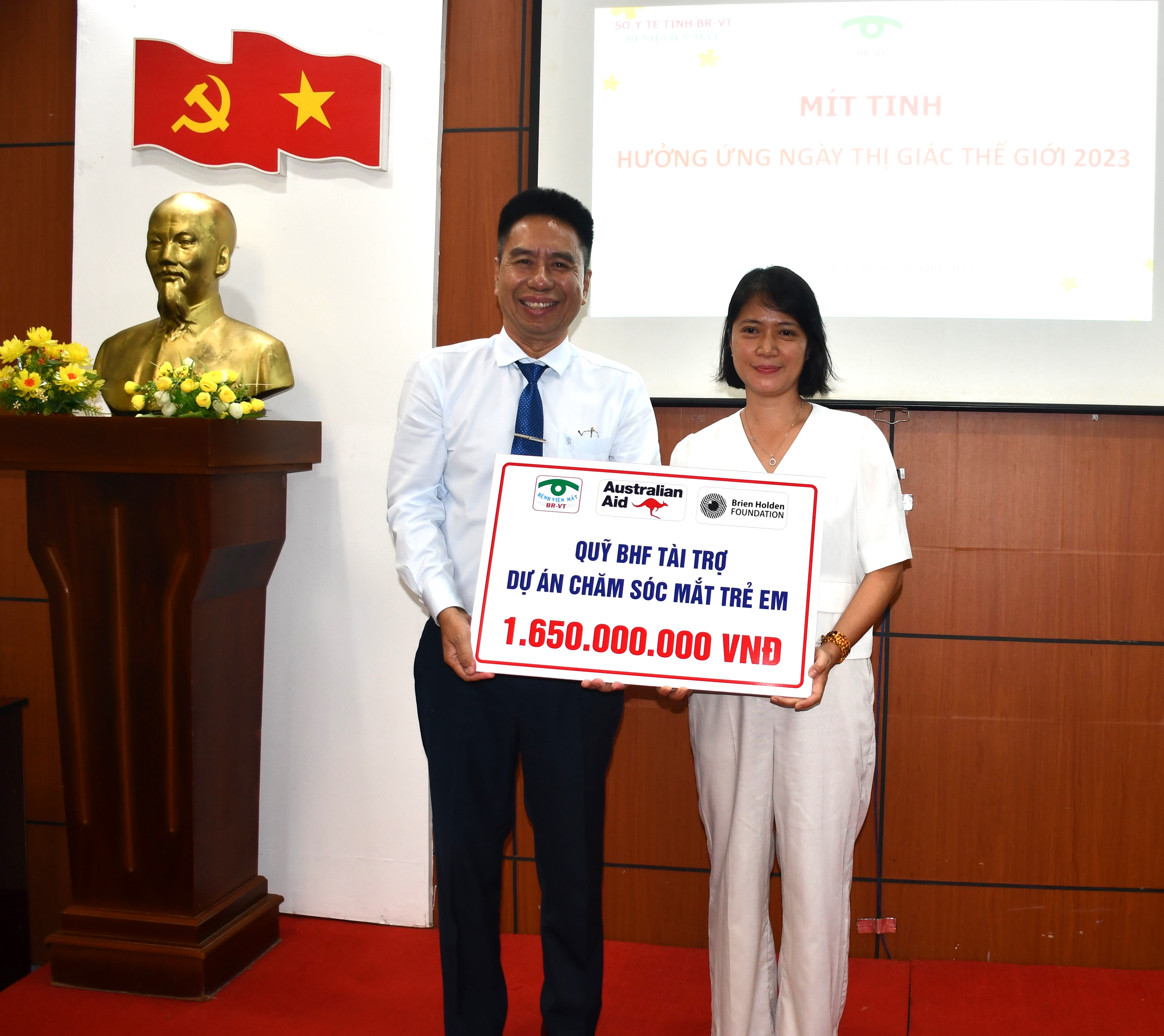 Qũy BHF tài trợ cho Bệnh viện Mắt tỉnh 1,65 tỷ đồng