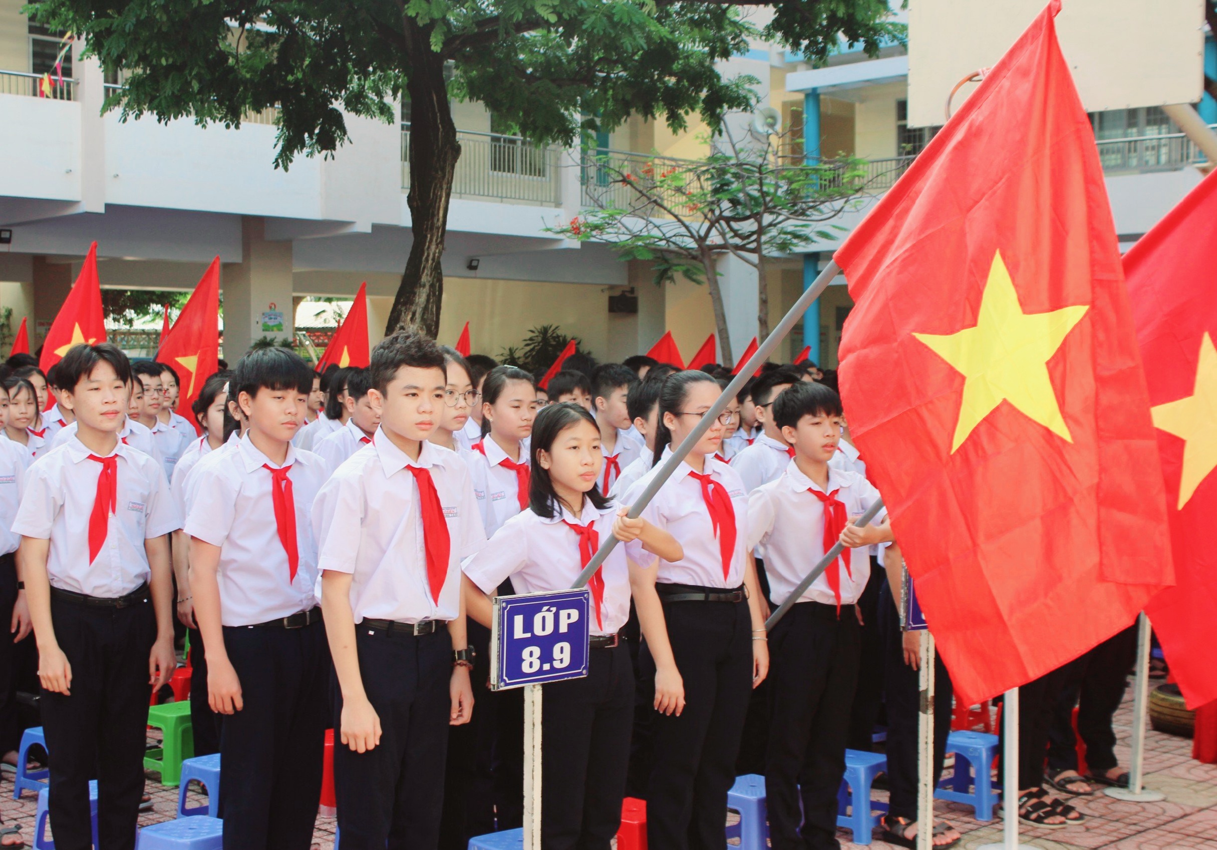 Các em HS tham dự Lễ phát động.