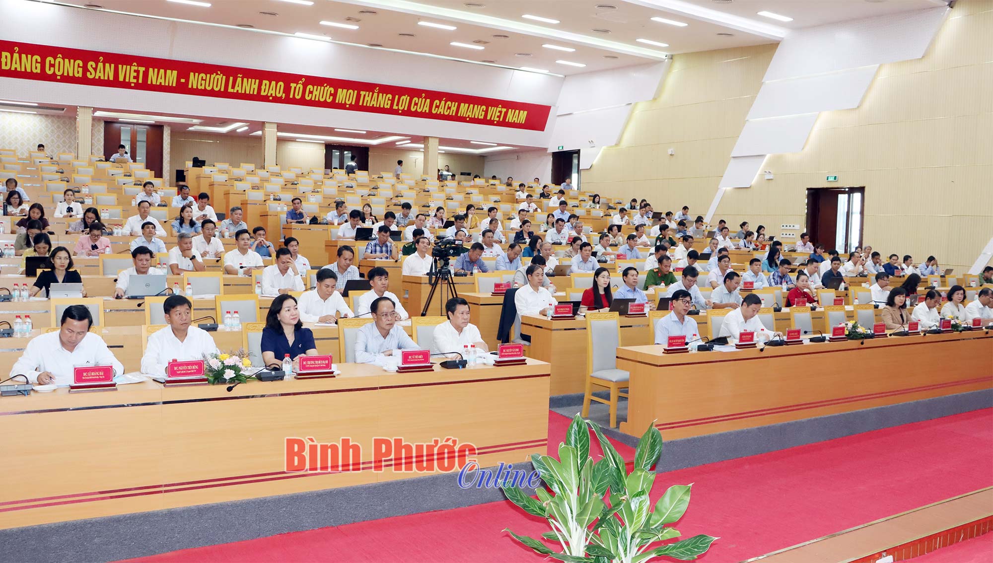 Hội thảo thu hút đông đảo các chuyên gia, nhà khoa học, lãnh đạo các địa phương tham dự