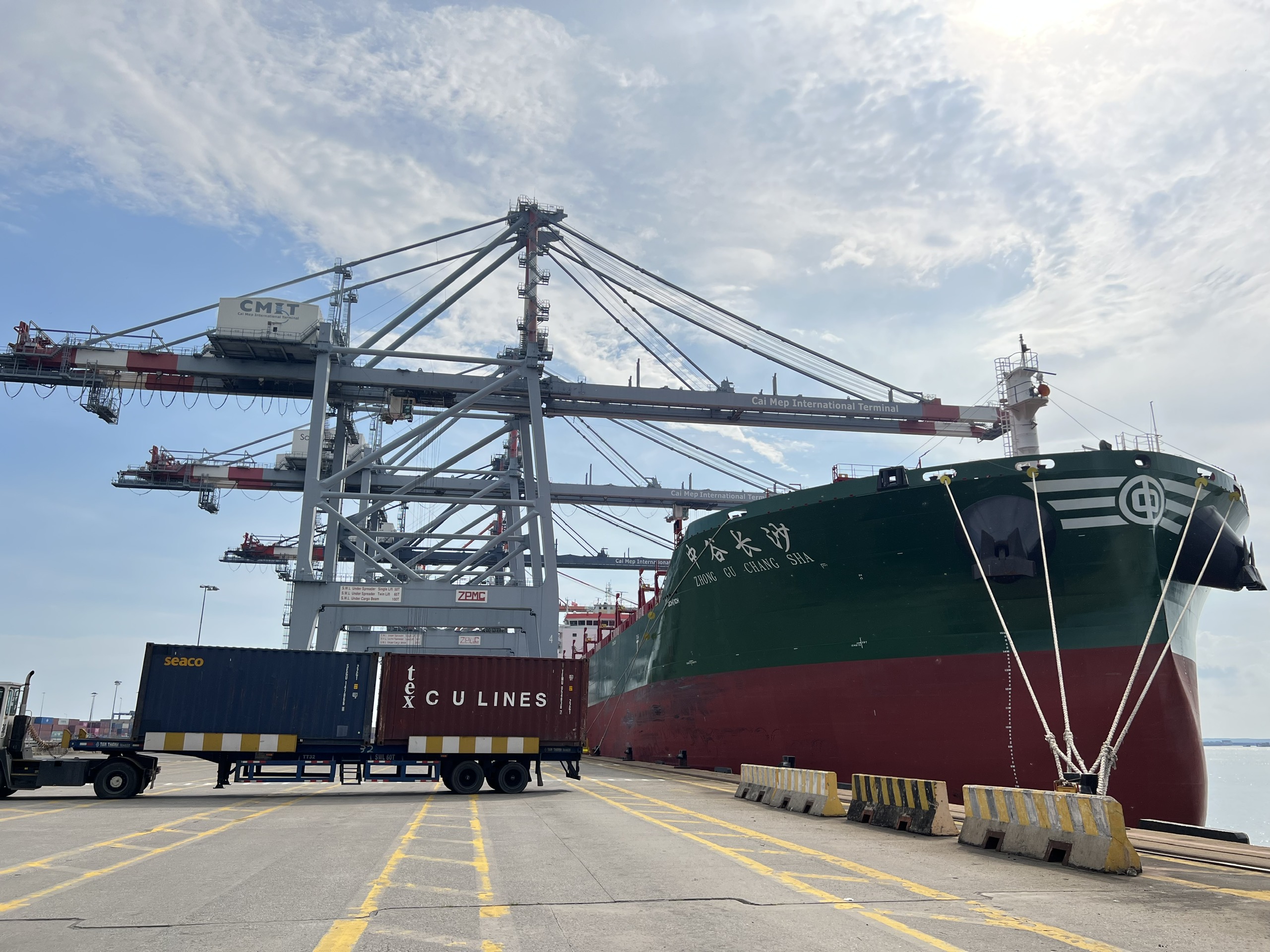 Tàu Zhong Gu Chang Sha, chuyến tàu đầu tiên của hãng tàu CULines cập Cảng CMIT.
