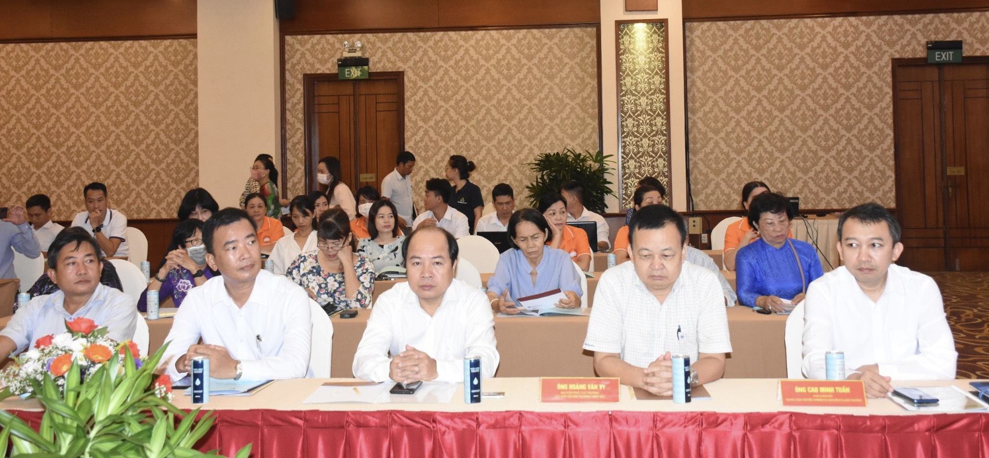 Các đại biểu tham dự hội nghị